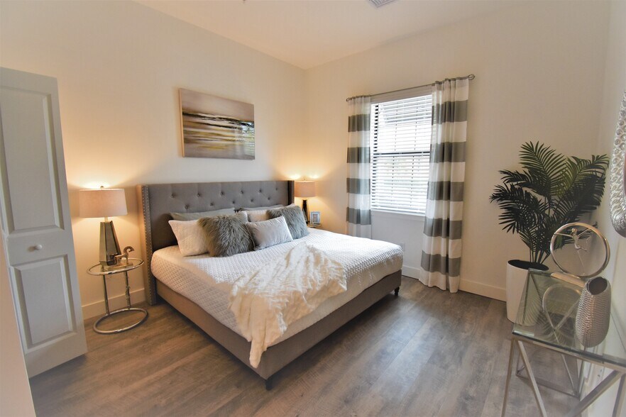 More Photos Of 201 SW Joan Jefferson Way, Stuart Apartments For Sale