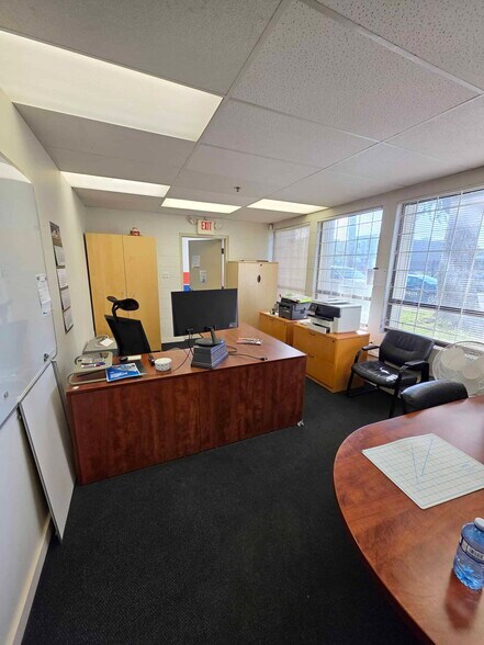 More Photos Of 6870 Palm Ave, Burnaby Warehouse For Sale