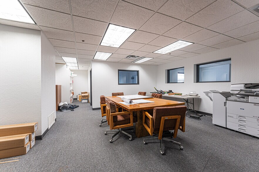 More Photos Of 1900 NE 36th St, Oklahoma City Office For Sale