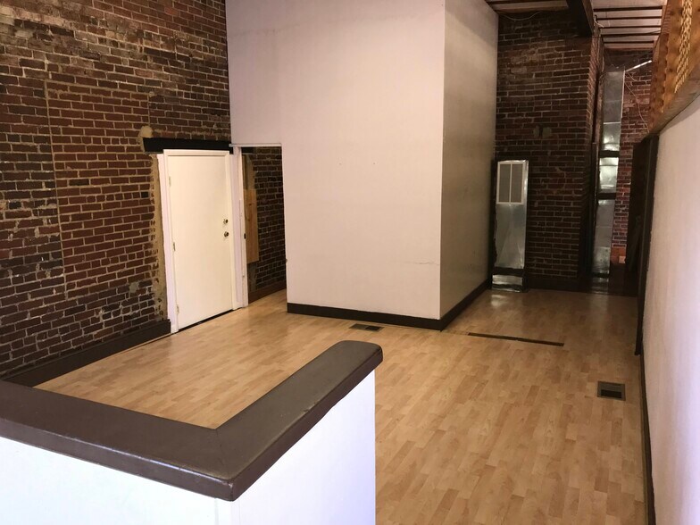 More Photos Of 128-130 W Culpeper St, Culpeper General Retail For Lease