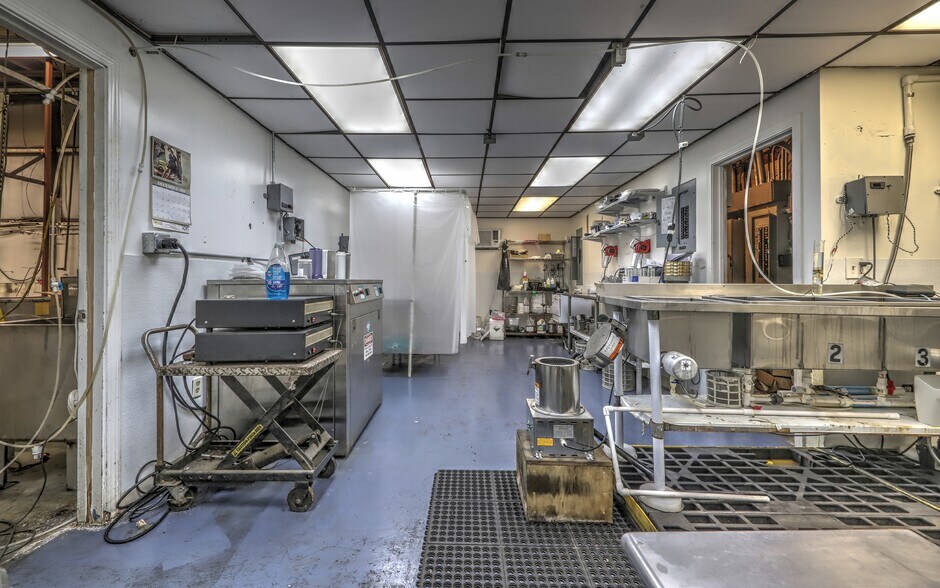 More Photos Of 15 Container Dr, Terryville Manufacturing For Sale