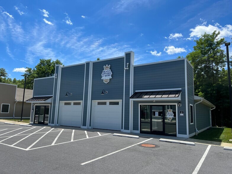 More Photos Of 8520 Allentown Pike, Blandon Unknown For Lease