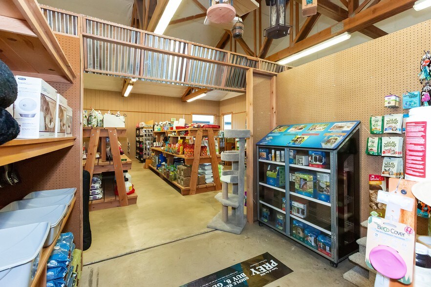 More Photos Of 461 NE Old Belfair Hwy, Belfair Storefront Retail Office For Sale