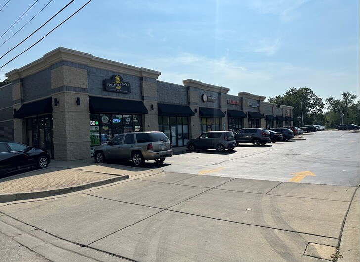 Primary Photo Of 7929 W Cermak Rd, North Riverside Storefront Retail Office For Lease