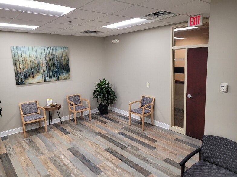 More Photos Of 8840 Calumet Ave, Munster Office For Lease