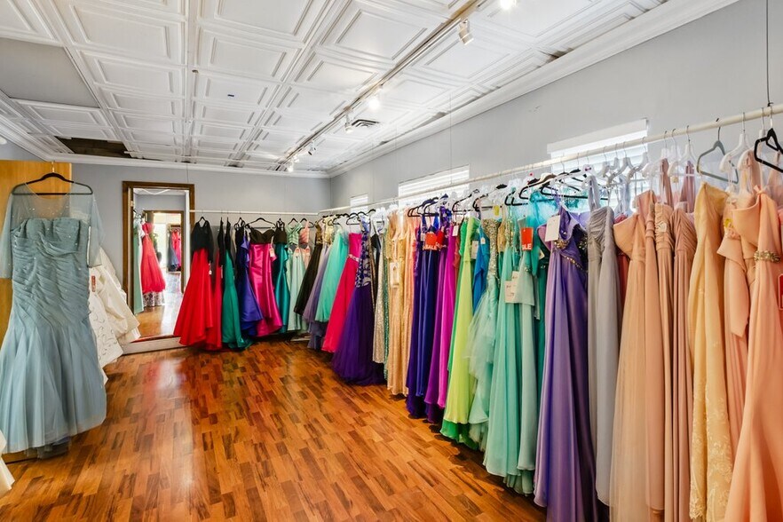 More Photos Of 4066 Broward Blvd, Fort Lauderdale Storefront Retail Office For Sale