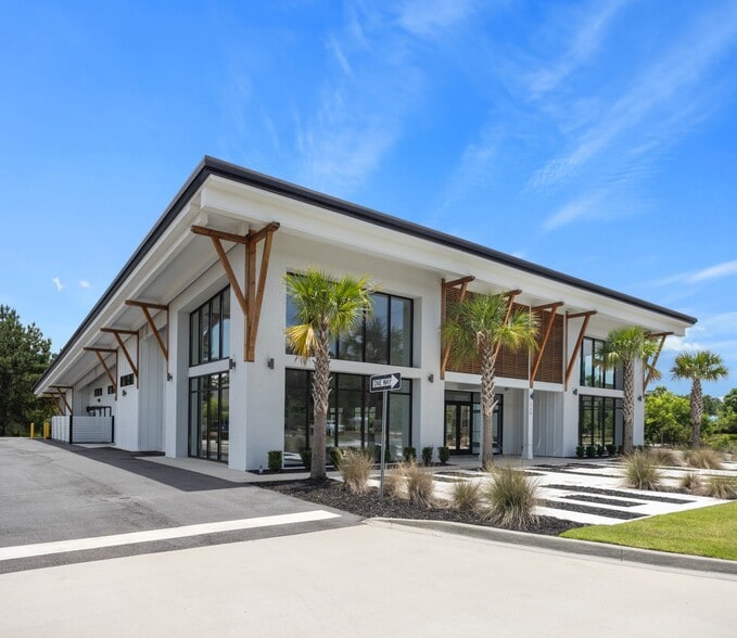 More Photos Of 119 Persimmon St, Bluffton Freestanding For Sale