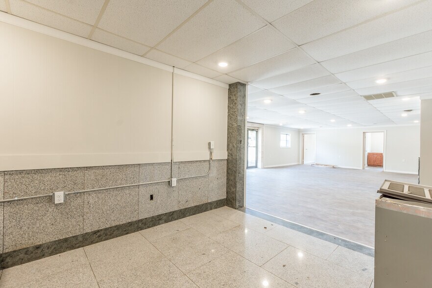 More Photos Of 8456 Newman St, Douglasville Light Manufacturing For Lease