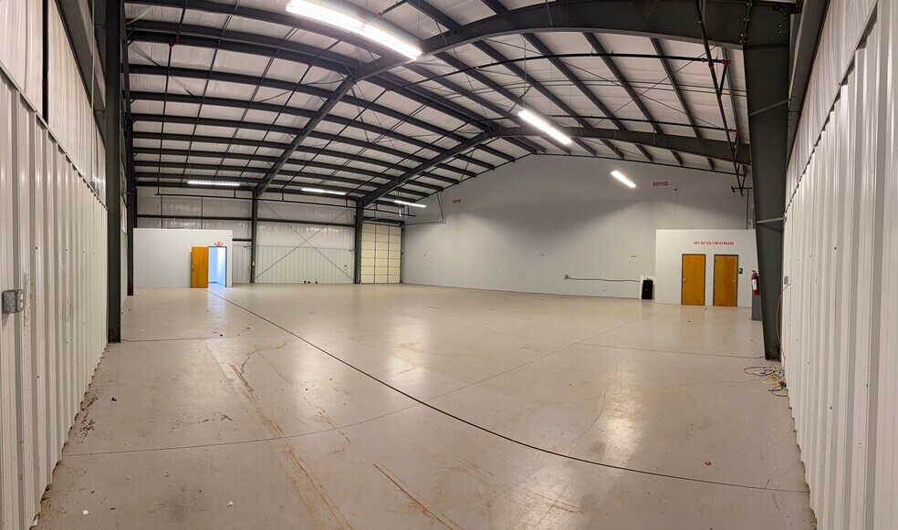 More Photos Of 840 Biscayne Dr, Concord Warehouse For Lease