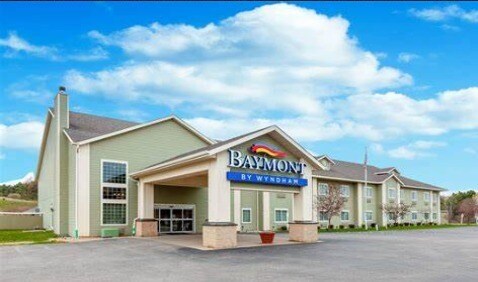 Primary Photo Of 1400 US Highway 31, Beulah Hotel For Sale