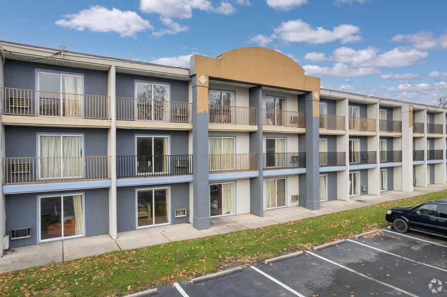 More Photos Of 1800 Miami St, Toledo Hotel For Sale