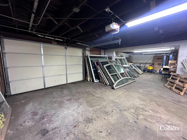 More Photos Of 1408 Towson Ave, Fort Smith Flex For Sale