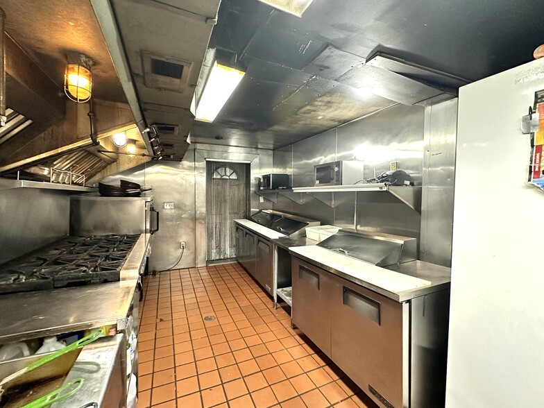 More Photos Of 8390 Seneca Tpke, New Hartford Restaurant For Sale