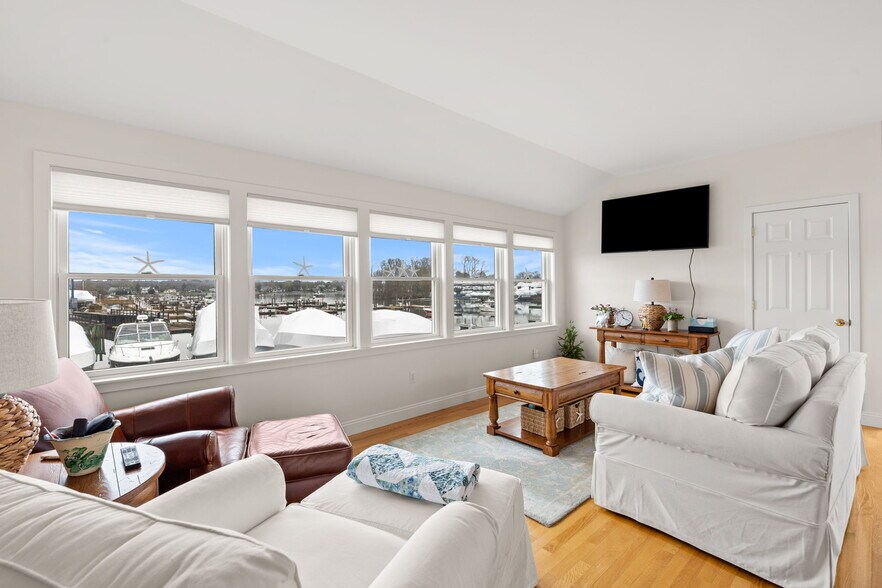 More Photos Of 112 Liberty St, Danvers Marina For Sale