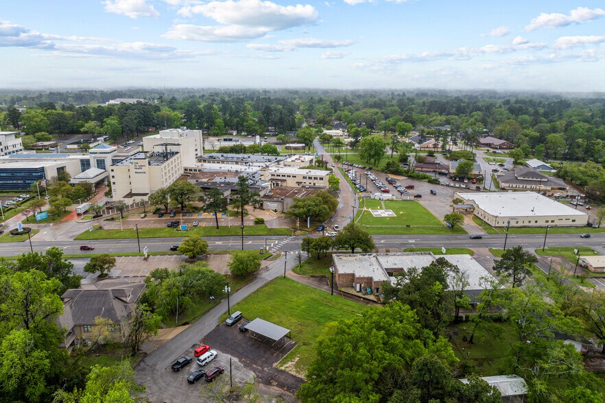 More Photos Of 1306 W Frank Ave, Lufkin Medical For Sale