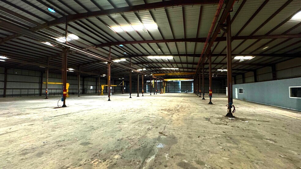 More Photos Of 5806 E Grimes Ave, Harlingen Manufacturing For Lease