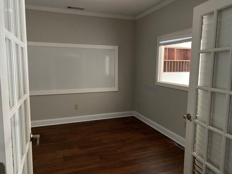 More Photos Of 5655 Lake Acworth Dr NW, Acworth Medical For Lease