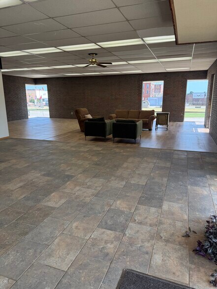 More Photos Of 117 W 7th Ave, Augusta Office For Lease