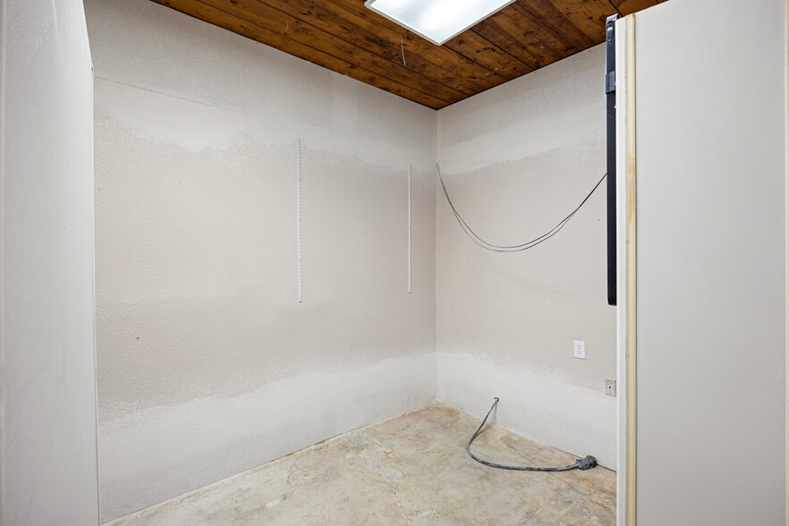 More Photos Of 1015 N Arkansas Ave, Russellville Office For Sale