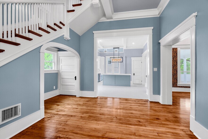 More Photos Of 511 S Travis St, Sherman Office For Sale