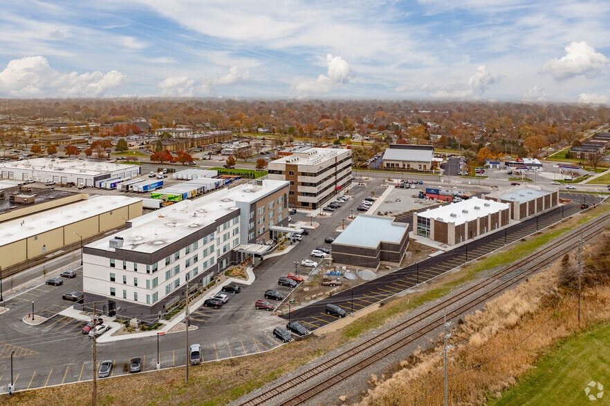 More Photos Of 9450 Calumet Ave, Munster Unknown For Lease