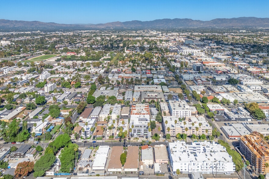 More Photos Of 14629 W Erwin St, Van Nuys Apartments For Sale