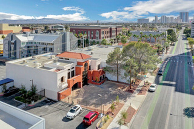 More Photos Of 317 S 6th St, Las Vegas Office For Lease
