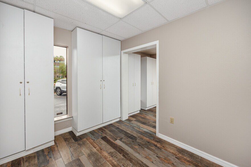 More Photos Of 6449 38th Ave, Saint Petersburg Medical For Lease