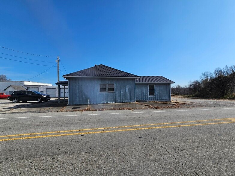 More Photos Of 2690 Old Richmond Road, Danville Office For Sale