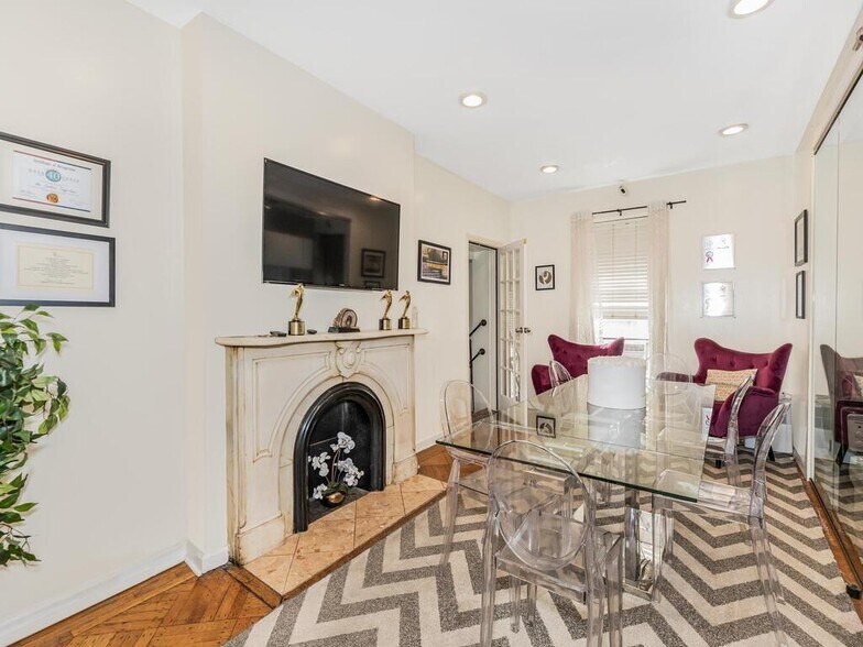 More Photos Of 113 E 39th St, New York Apartments For Sale