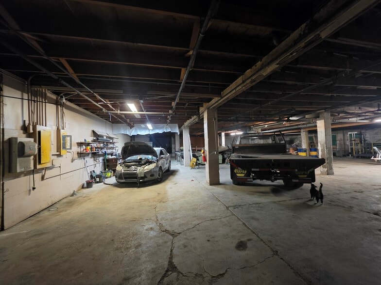 More Photos Of 220 Madison st, Webb City Industrial For Sale
