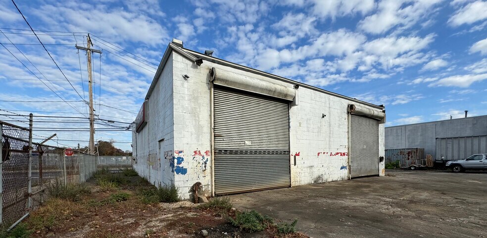 More Photos Of 436 Long Island Ave, Wyandanch Service For Sale