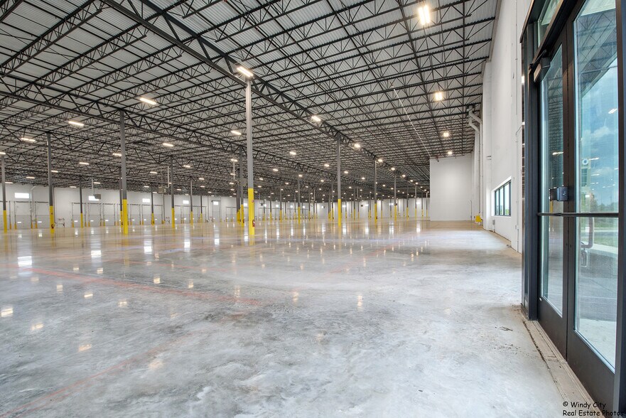 More Photos Of SEC Kenyon Road and IL RT. 25, Bartlett Distribution For Lease