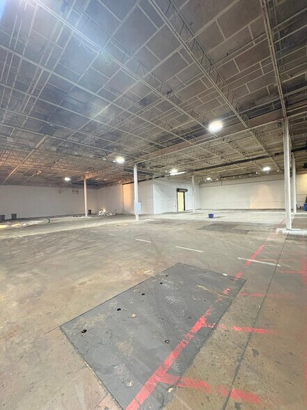 More Photos Of 1225 7th St, Columbus Manufacturing For Lease