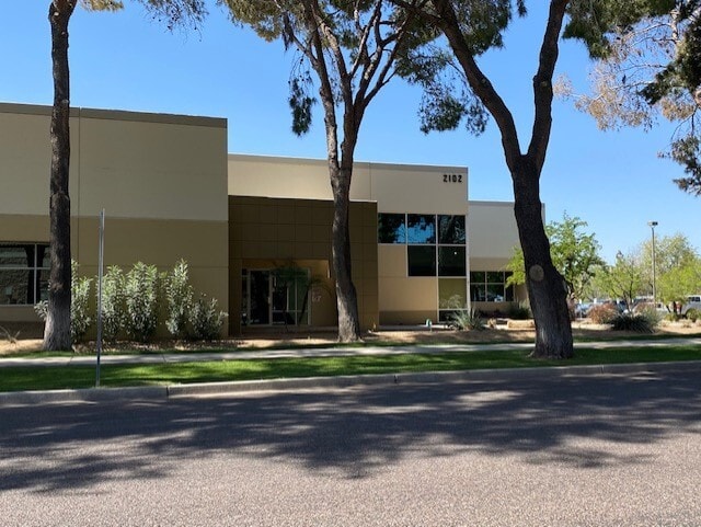 More Photos Of 2102 W Quail Ave, Phoenix Warehouse For Lease