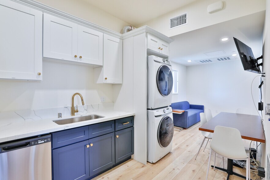 More Photos Of 1073 Exposition Blvd, Los Angeles Apartments For Sale