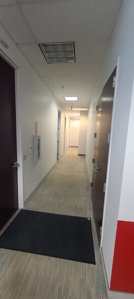 More Photos Of 2400 Pilot Knob Rd, Mendota Heights Light Manufacturing For Lease