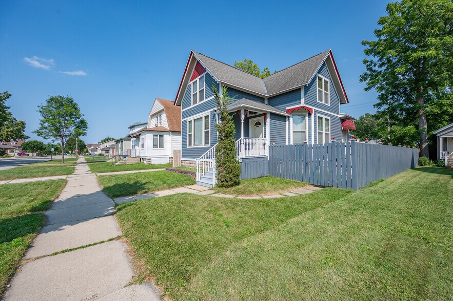 More Photos Of 125 S Quincy St, Green Bay Office For Sale
