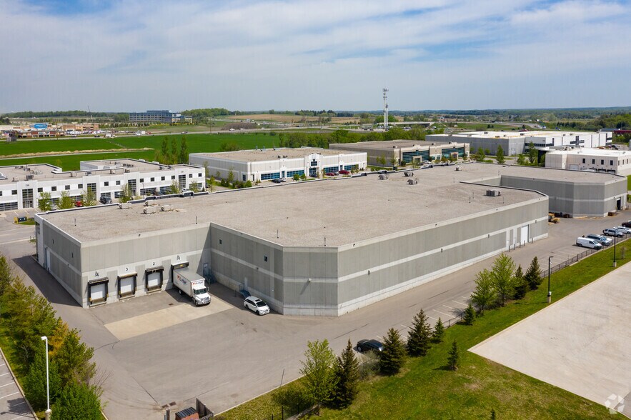 More Photos Of 159 Don Hillock Dr, Aurora Warehouse For Lease