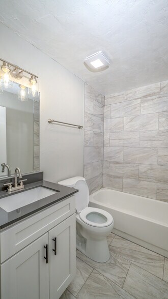 More Photos Of 1533 S Bronough St, Tallahassee Apartments For Sale