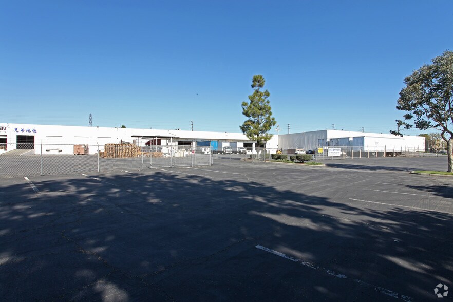 More Photos Of 18961-18971 E Arenth Ave, La Puente Warehouse For Lease