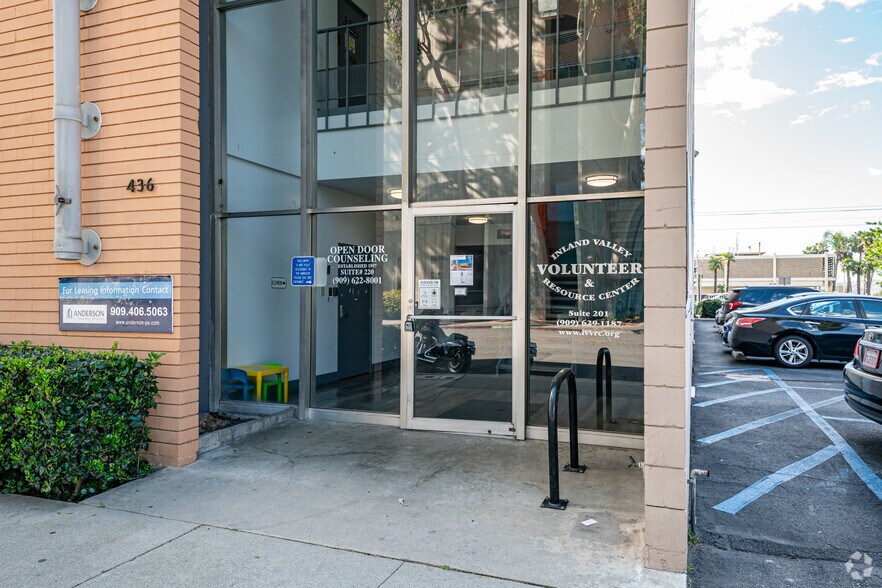 More Photos Of 436 W 4th St, Pomona Office For Lease