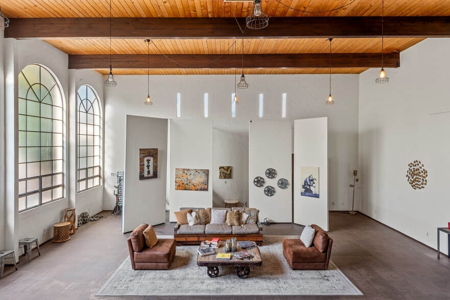 More Photos Of 1108 Tamarind Ave, Los Angeles Loft Creative Space For Lease