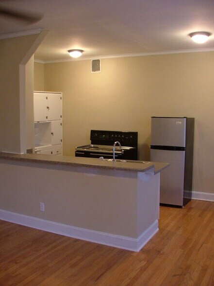 More Photos Of 317 E 38th St, Indianapolis Apartments For Sale