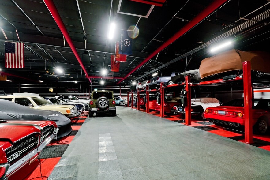 More Photos Of 7107 24th Ct E, Sarasota Warehouse For Sale