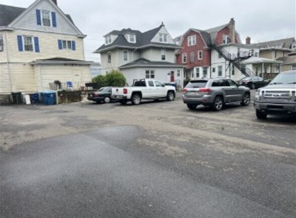 More Photos Of 2205 Mount Carmel Ave, Glenside Office For Lease