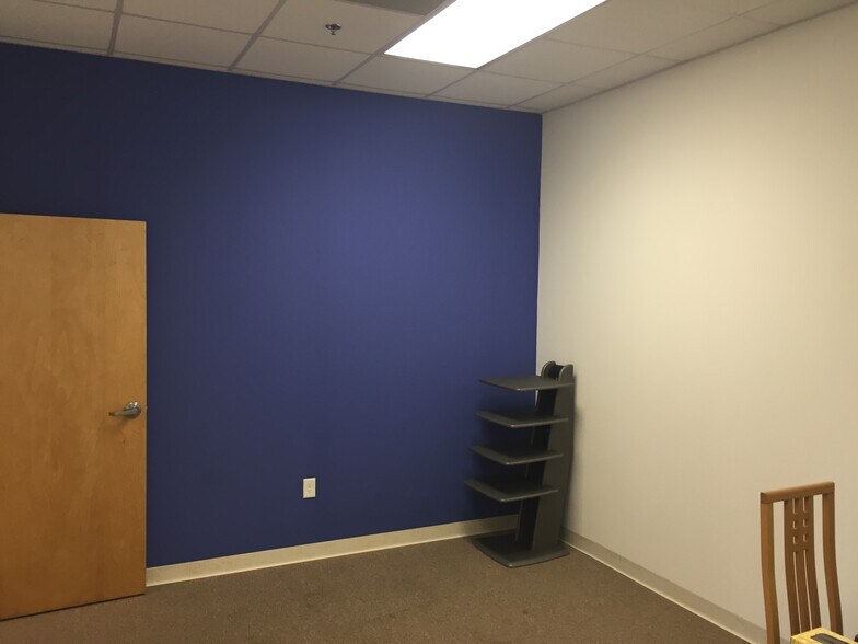 More Photos Of 8725 Youngerman Ct, Jacksonville Warehouse For Sale