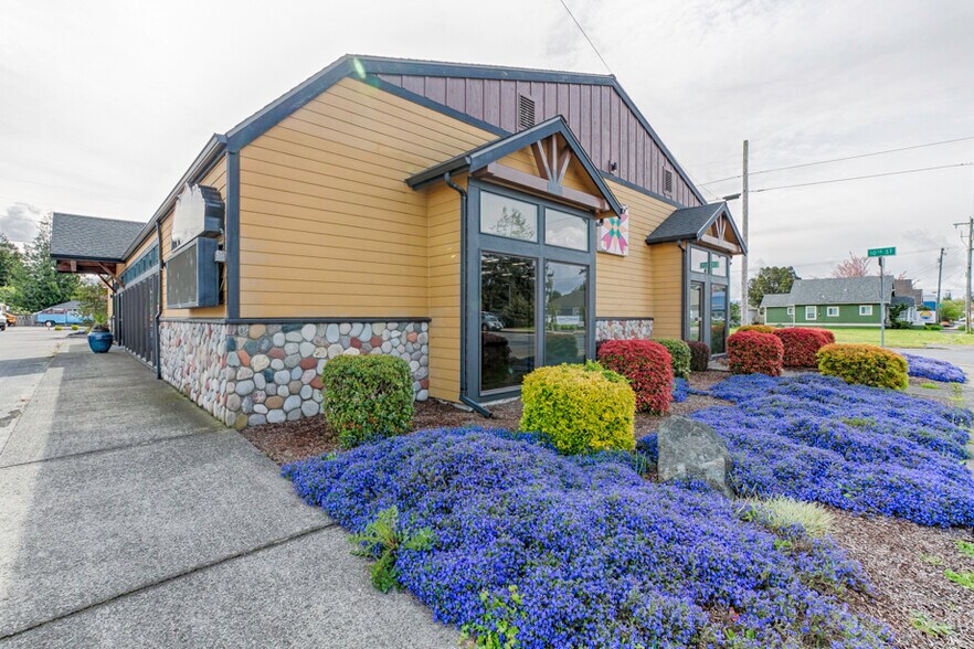 More Photos Of 915 Main Ave, Tillamook Veterinarian Kennel For Lease