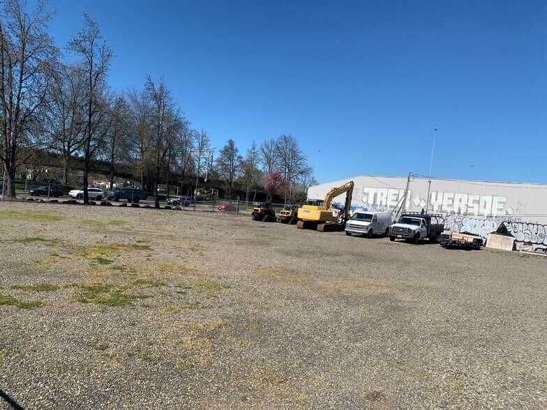 More Photos Of 171 Washington St, Eugene Land For Lease