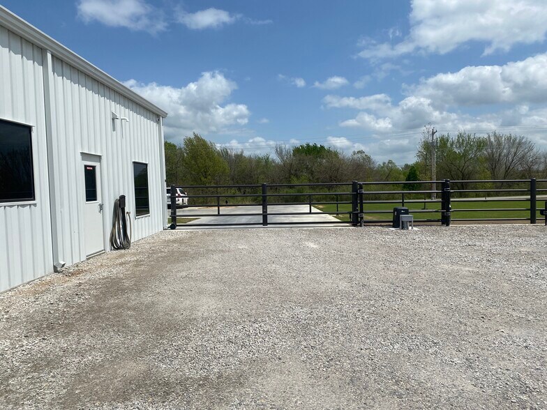 More Photos Of SWC Evans Rd & E 111th, Broken Arrow Unknown For Lease